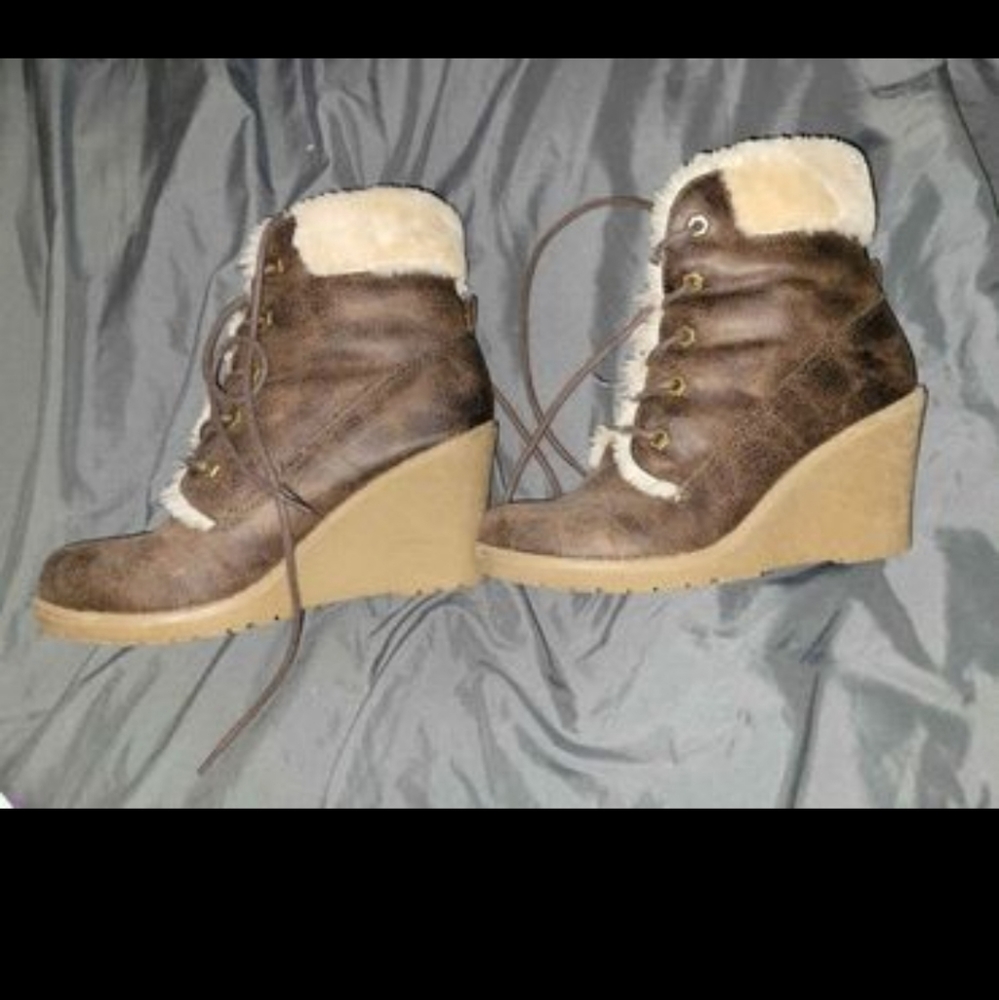 Dolce by Mojo Moxy faux-fur lined boots, size 7